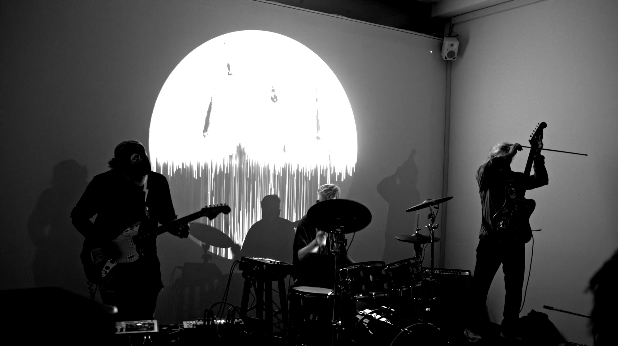 Live photo 04 — Evan Ray Suzuki