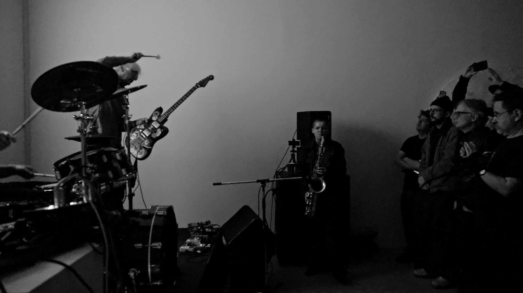 Live photo 03 — Evan Ray Suzuki